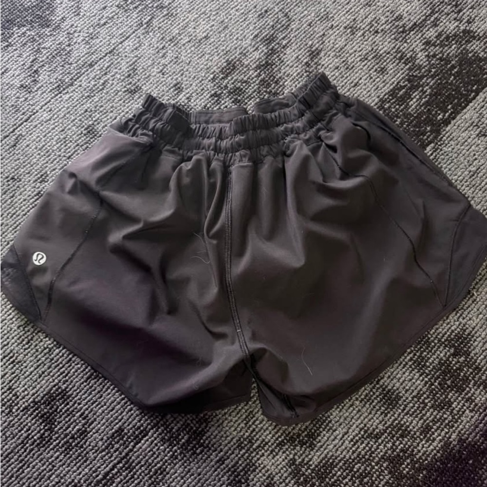 Lulu Hoots Hot Shorts